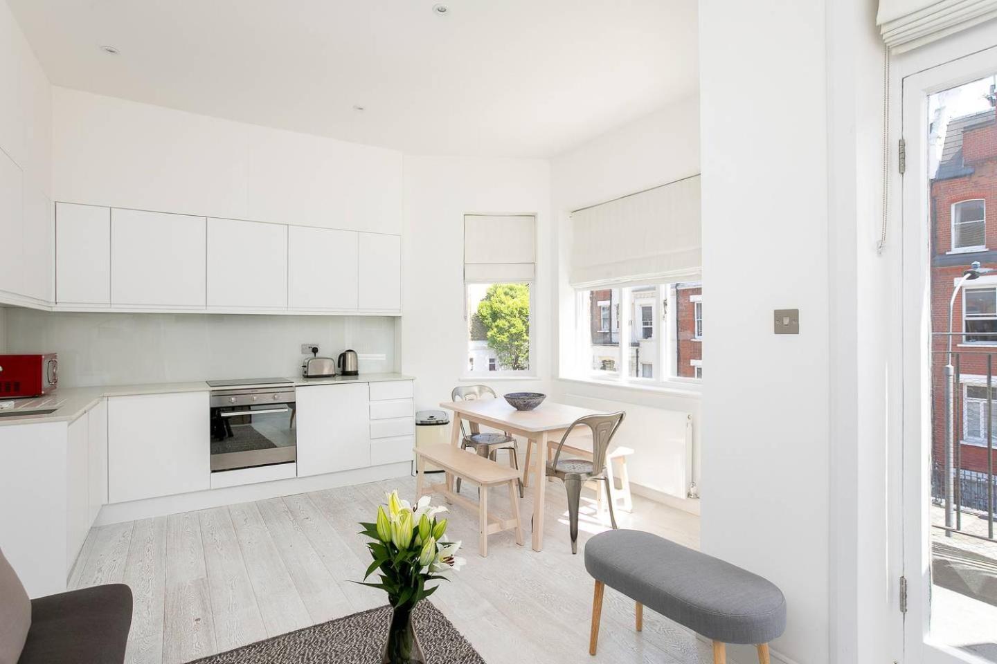 Guestready - West Kensington Home W/Balcony London Kültér fotó